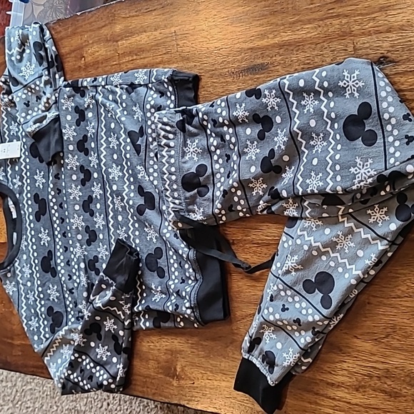 DISNEY women's xs pj jogger set.  New - Picture 1 of 5